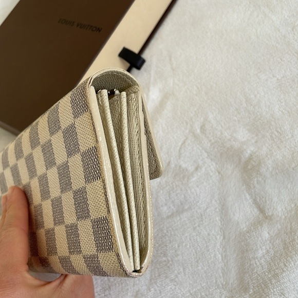 Louis Vuitton Damier Azur Wallet - Picture 4 of 13